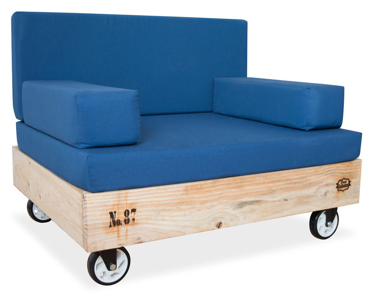 Decora tu terraza con muebles fabricados con palets