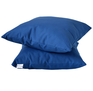 Ya sea para la terraza, el porche o para un pequeño rincón en el jardín, Terrazaconpalets.com tiene un apartado de textil exterior que reúne toda clase de cojines para exterior especiales para palets y muebles de terraza. Son una gran variedad de productos e ideas que cumplen una función muy especial a la hora de vestir los muebles de tu terraza acorde a un ambiente fresco y práctico.